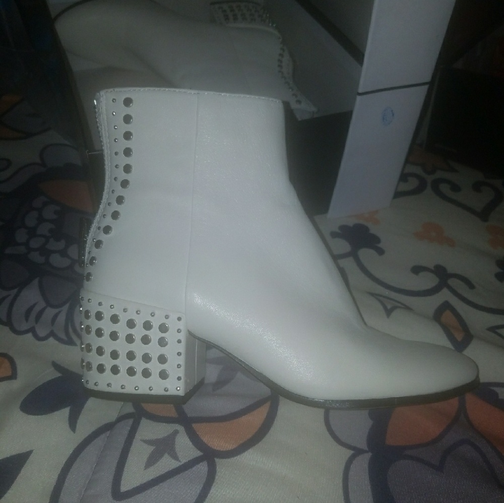 White Mazey Bootie - Picture 4 of 5